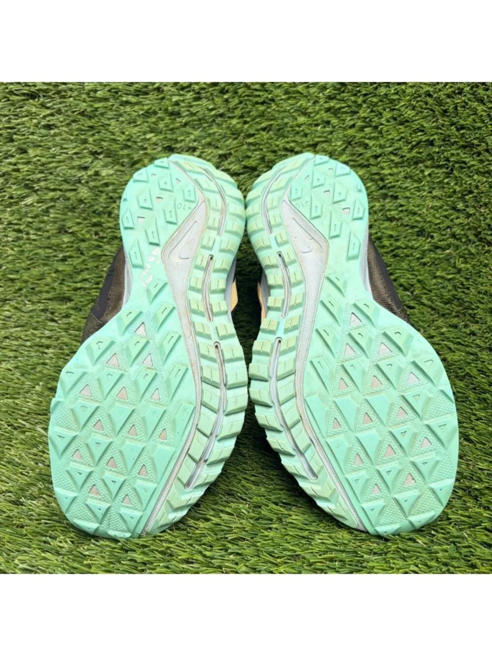 Nike Air Zoom Pegasus 36 Womens Size 7 Green Athletic Running Shoes Sneakers